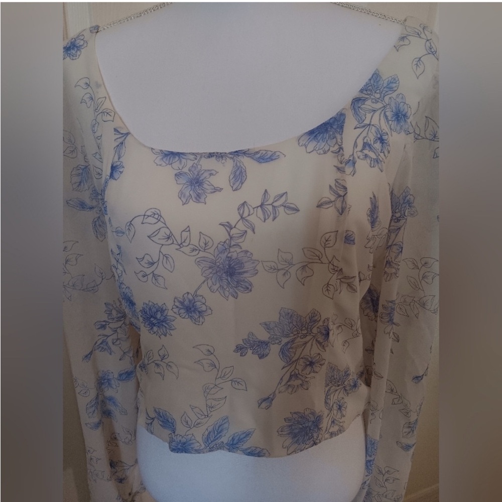 🔥 Closet Sale! House of Harlow 1960 Blue Floral Blouse - Picture 3 of 8